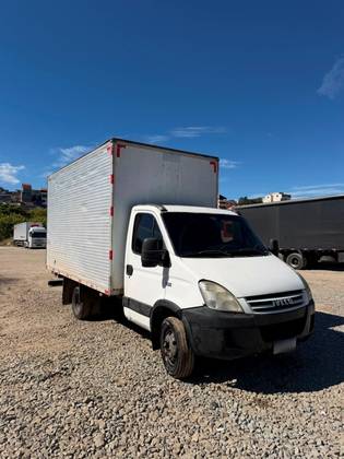 IVECO DAILY 55C16 CHASSI CABINE TURBO INTERCOOLER DIESEL 2P MANUAL IVECO DAILY 55C16 CHASSI CABINE TURBO INTERCOOLER DIESEL 2P MANUAL